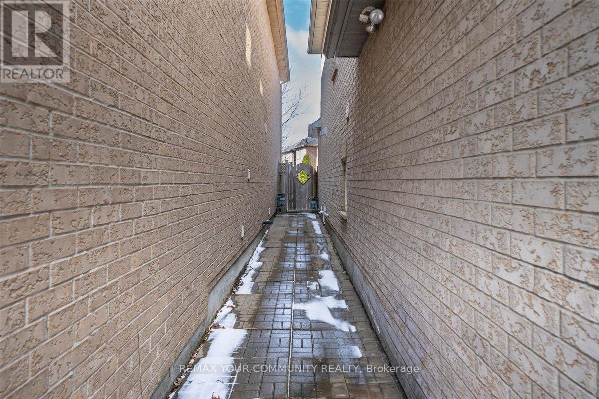 130 Princeton Gate, Vaughan, Ontario  L6A 2S7 - Photo 35 - N12949590