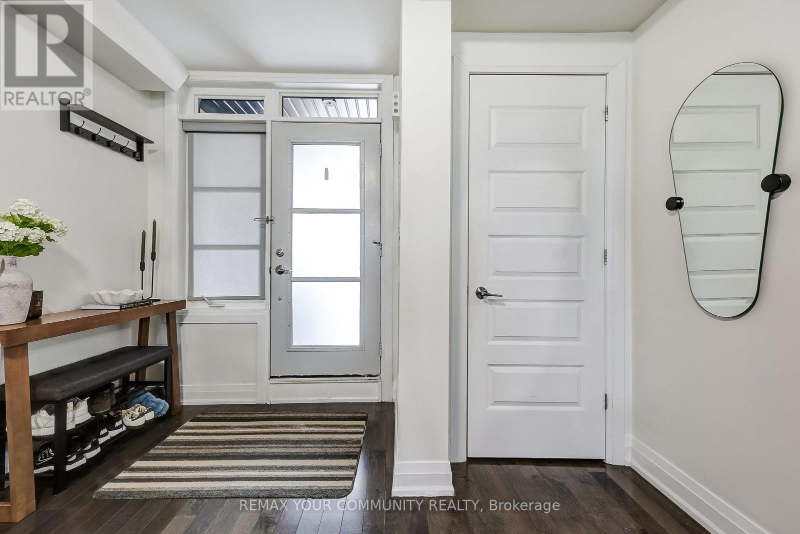 29 - 8169 Kipling Avenue, Vaughan, Ontario  L4L 0G4 - Photo 2 - N12949604