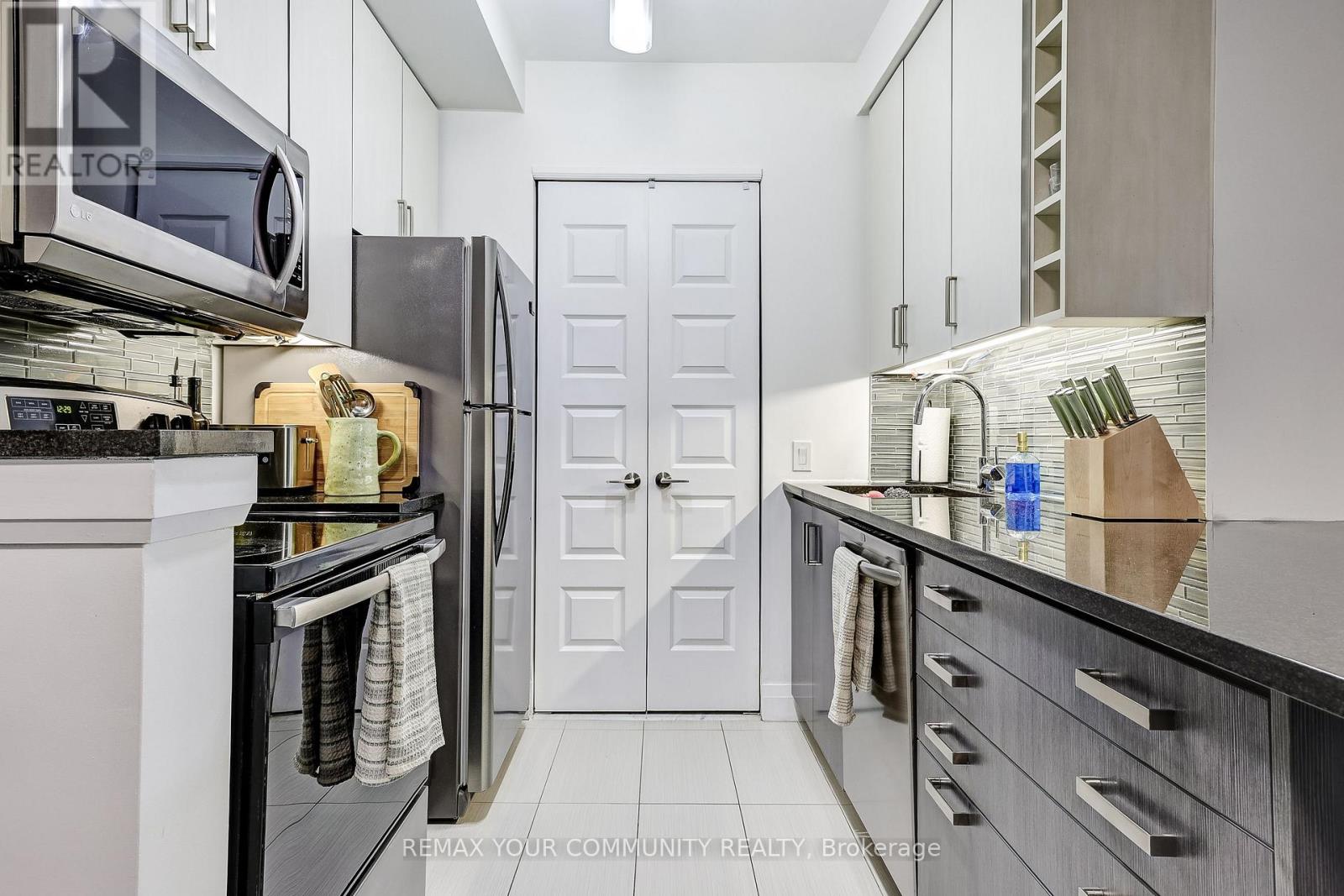 29 - 8169 Kipling Avenue, Vaughan, Ontario  L4L 0G4 - Photo 7 - N12949604