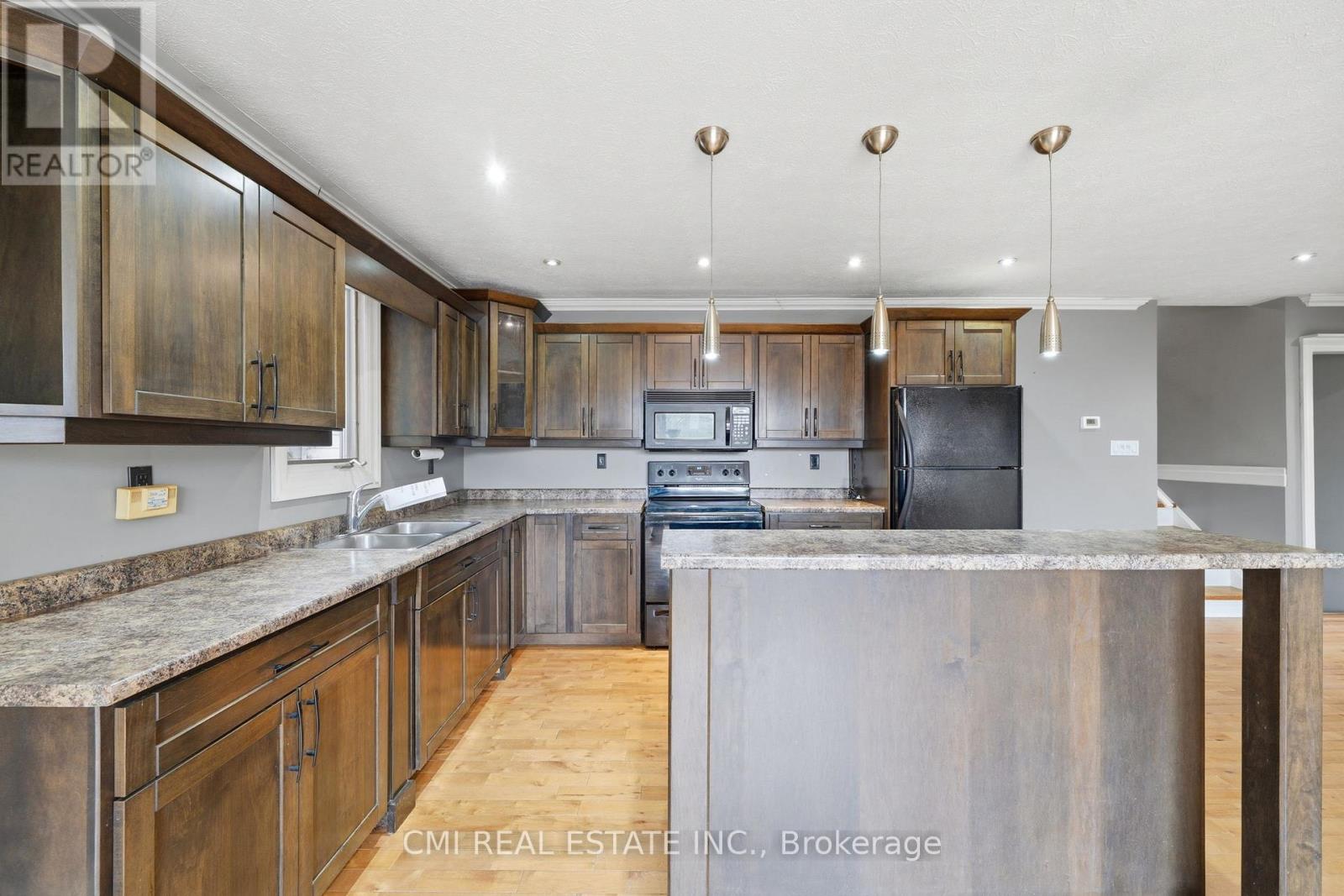 5 Pineway Avenue, Georgina, Ontario  L4P 1X8 - Photo 14 - N12949722