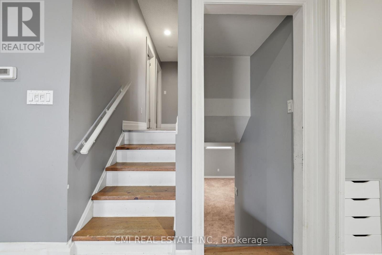 5 Pineway Avenue, Georgina, Ontario  L4P 1X8 - Photo 19 - N12949722