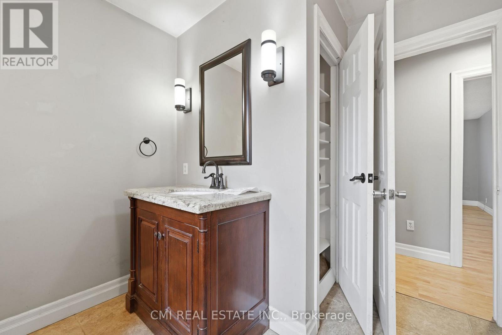 5 Pineway Avenue, Georgina, Ontario  L4P 1X8 - Photo 30 - N12949722