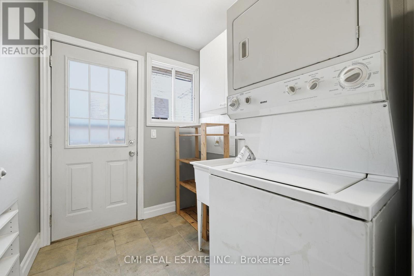 5 Pineway Avenue, Georgina, Ontario  L4P 1X8 - Photo 32 - N12949722