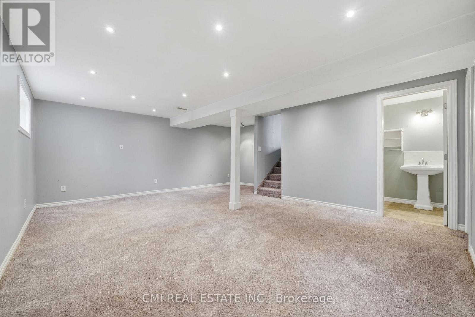 5 Pineway Avenue, Georgina, Ontario  L4P 1X8 - Photo 35 - N12949722