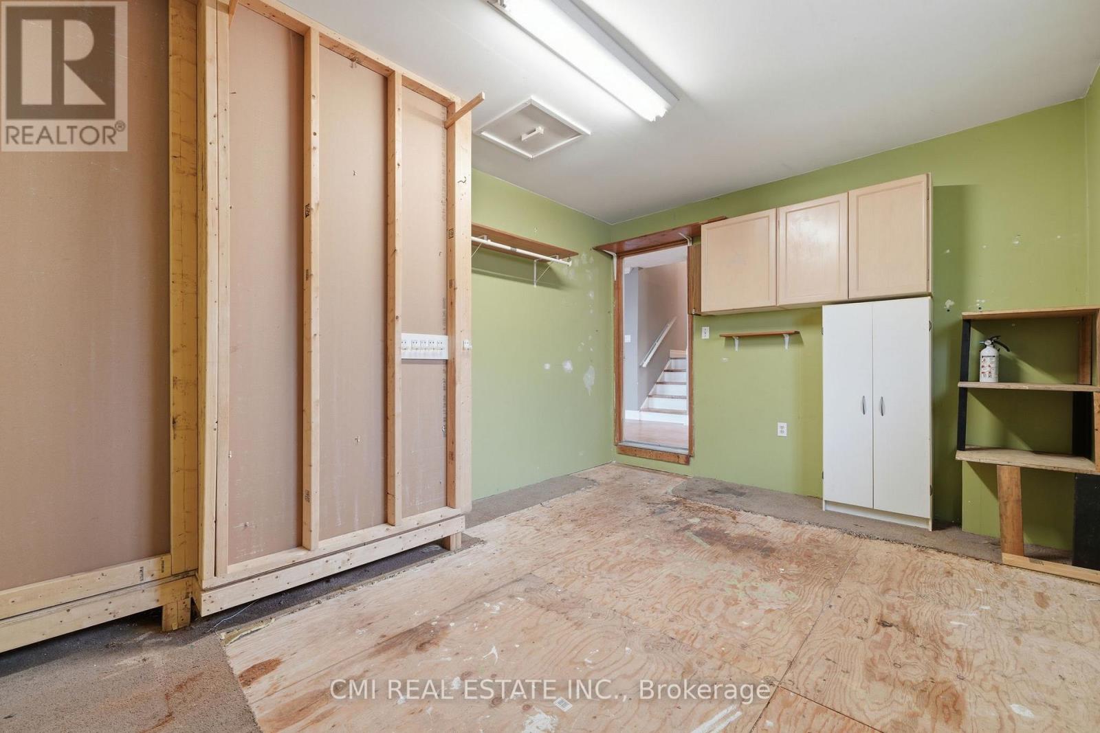 5 Pineway Avenue, Georgina, Ontario  L4P 1X8 - Photo 38 - N12949722