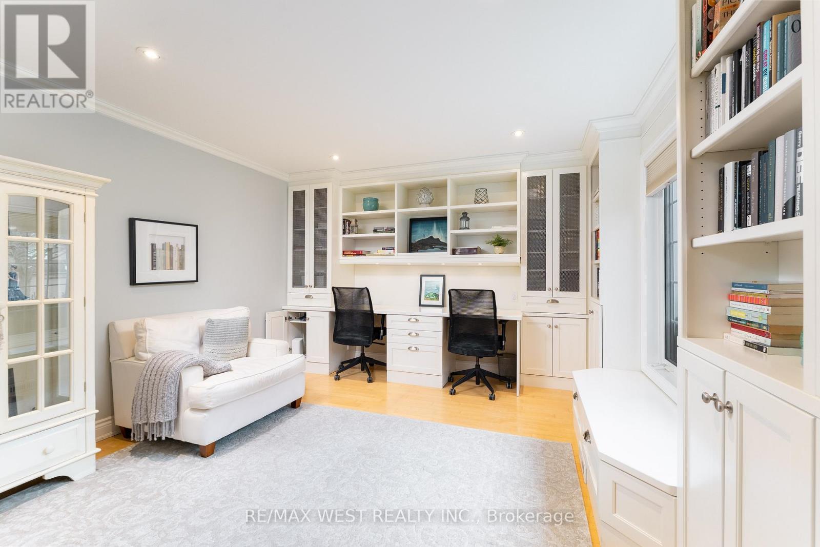 18 Harrowsmith Place, Richmond Hill, Ontario  L4E 2J9 - Photo 6 - N12949820