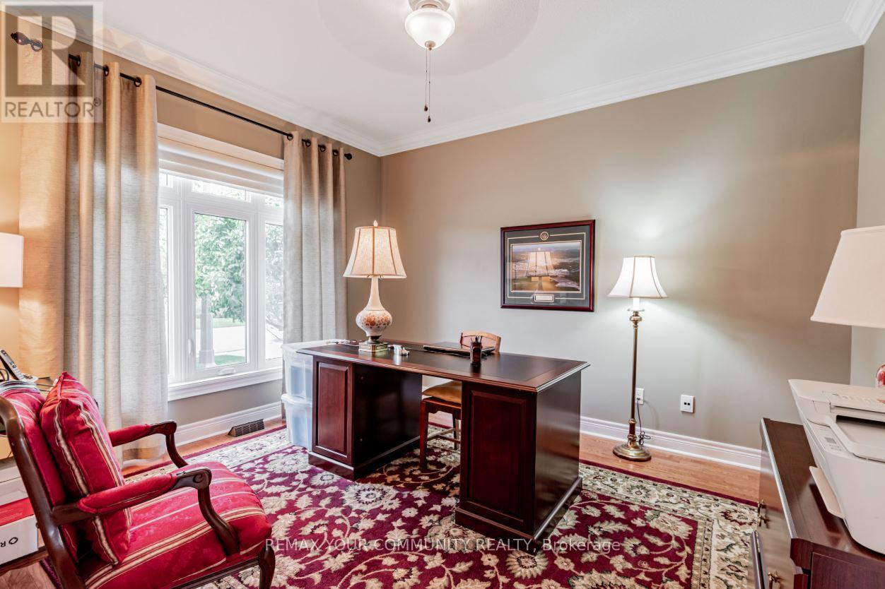 303 Babe's Way, Whitchurch-Stouffville, Ontario  L4A 0K5 - Photo 4 - N12949886