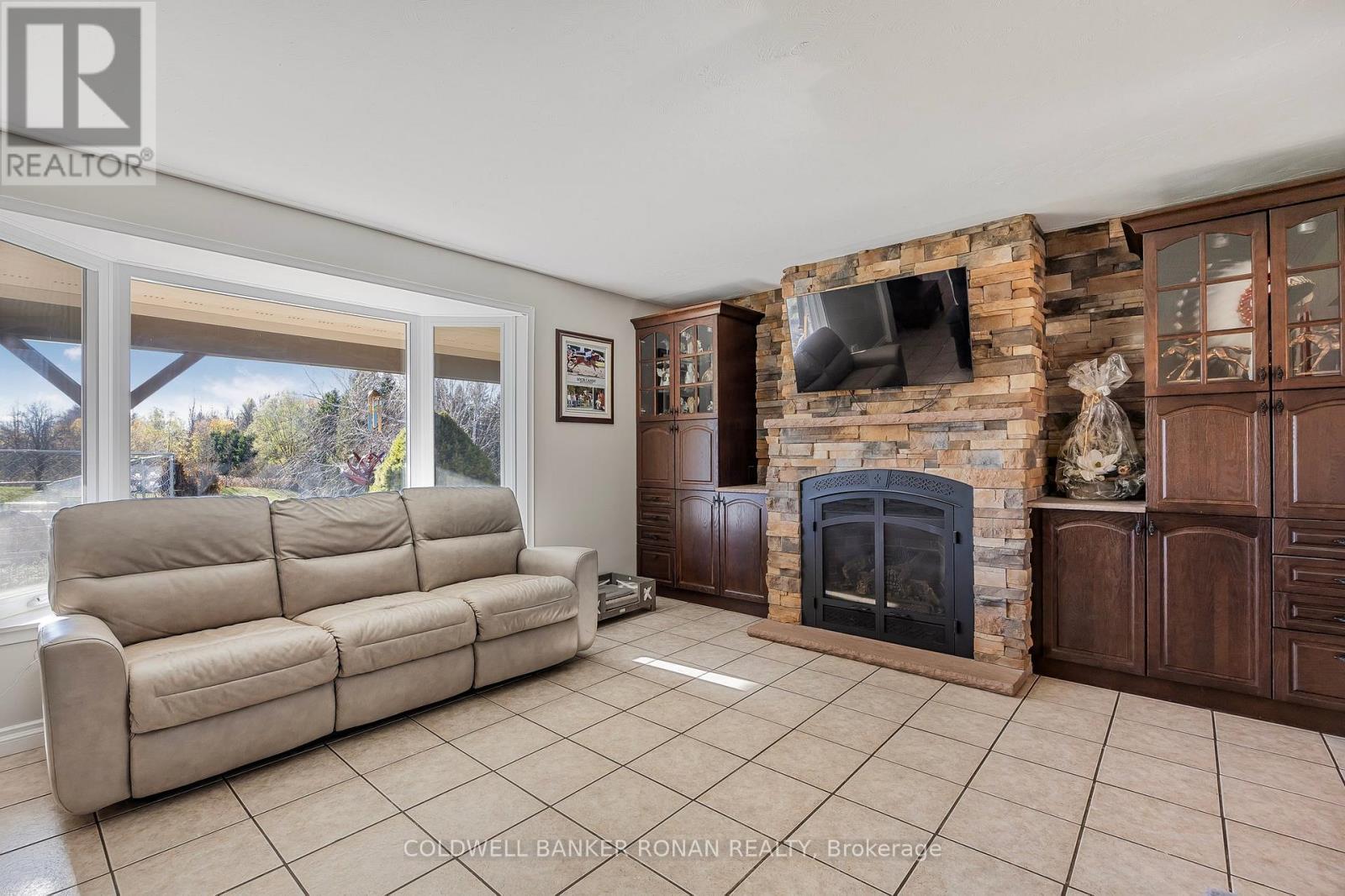 5735 Concession Rd 6, Adjala-Tosorontio, Ontario  L0M 1J0 - Photo 18 - N12949920