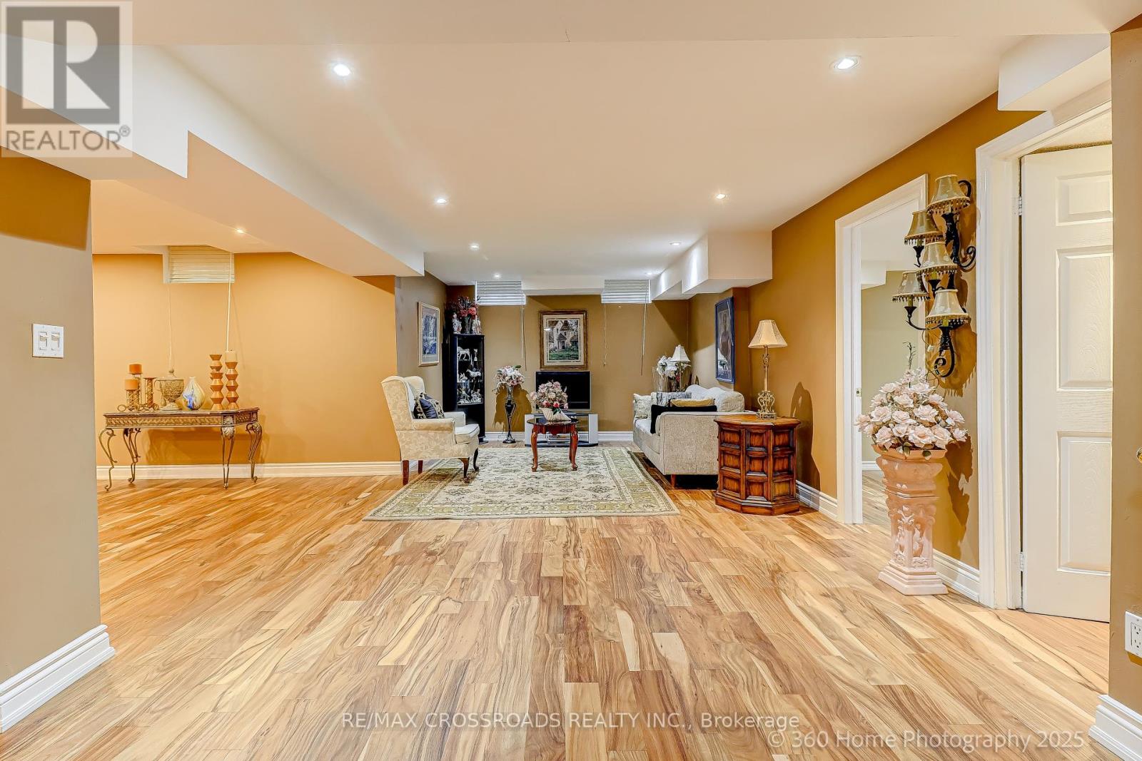 2 Mumberson Court, Markham, Ontario  L6C 1Y4 - Photo 19 - N12949952