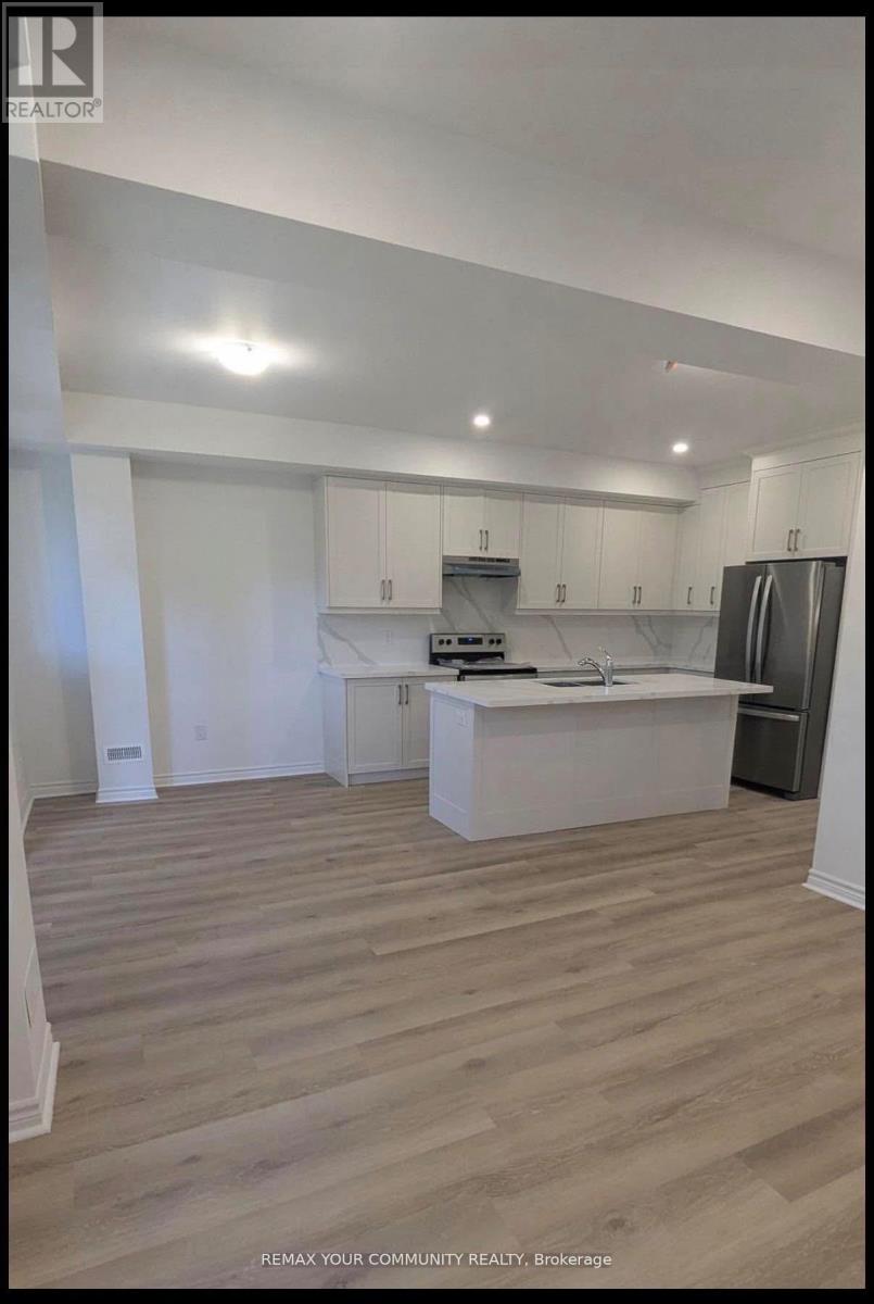 Main - 9a Biscayne Boulevard, Georgina, Ontario  L4P 2R4 - Photo 4 - N12949988