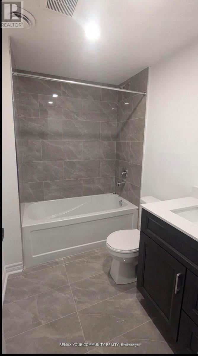 Main - 9a Biscayne Boulevard, Georgina, Ontario  L4P 2R4 - Photo 7 - N12949988