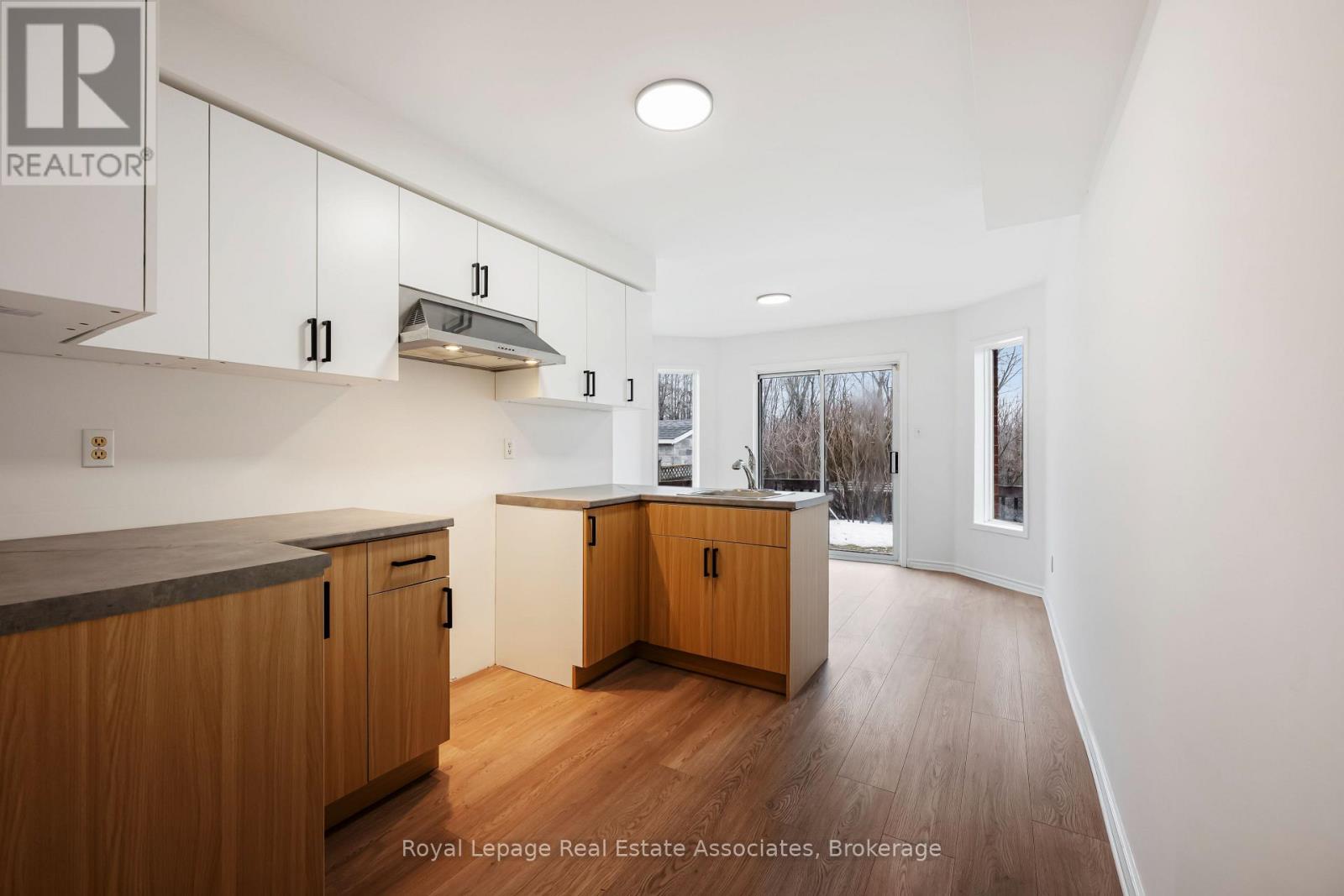 1101 Corrie Street, Innisfil, Ontario  L9S 1T7 - Photo 21 - N12947470