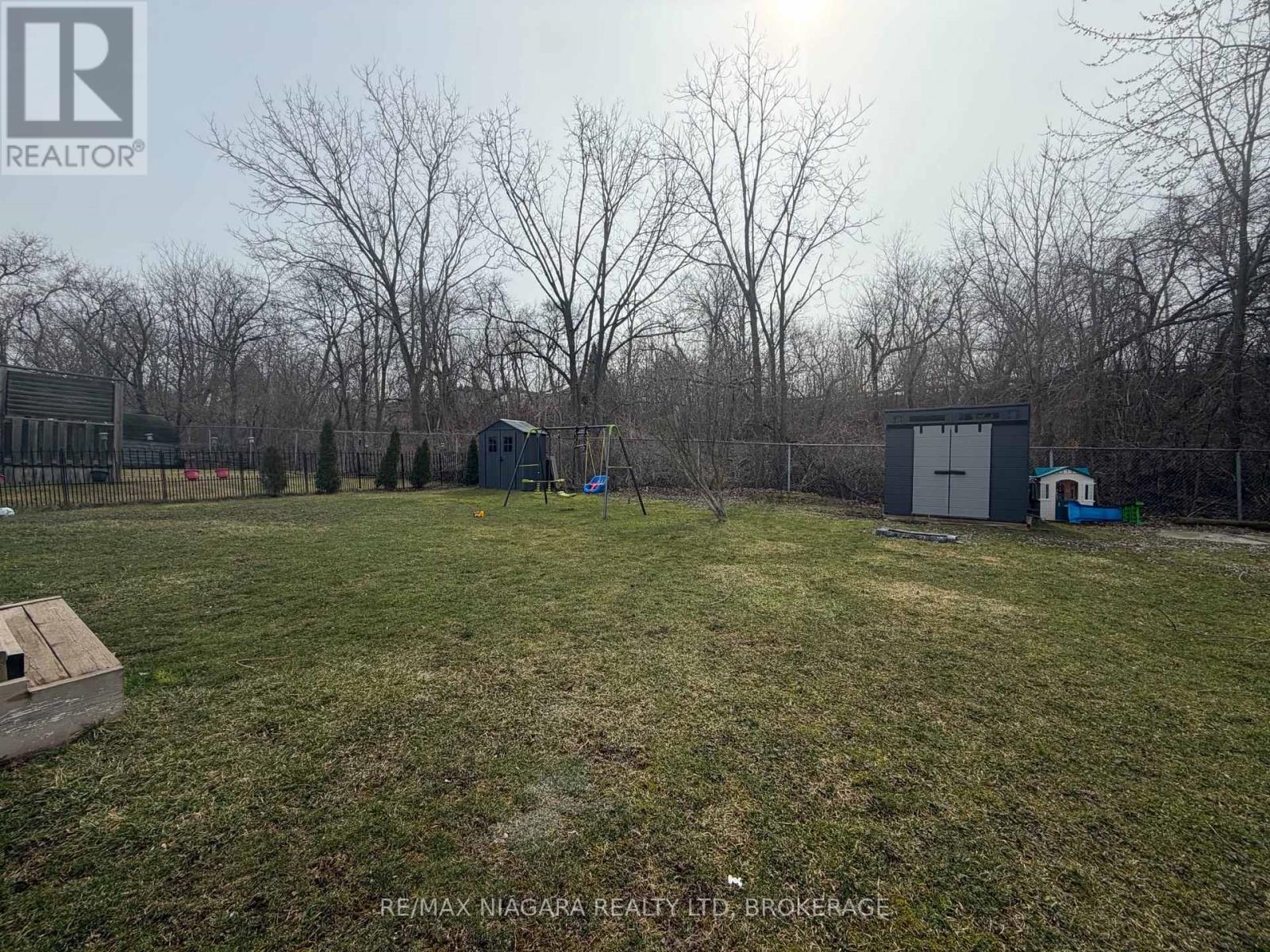 Upper - 42 Hemlock Street, St. Catharines, Ontario  L2T 4B7 - Photo 24 - X12890178