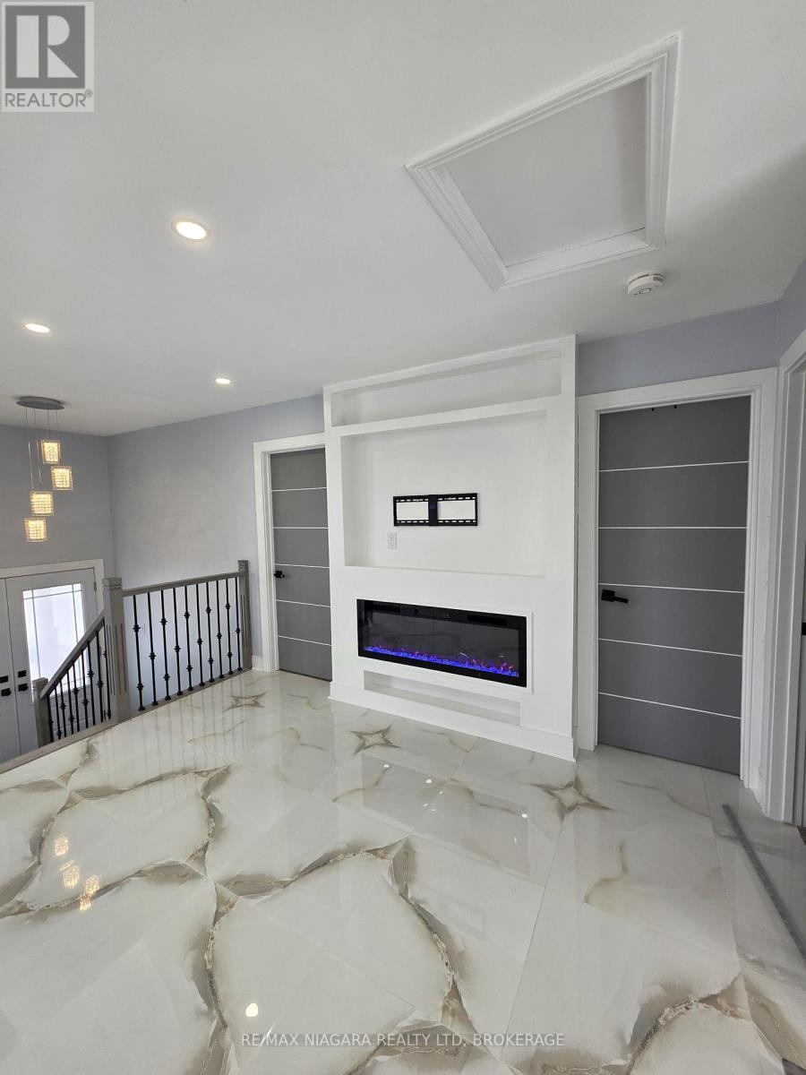 Upper - 42 Hemlock Street, St. Catharines, Ontario  L2T 4B7 - Photo 17 - X12890178