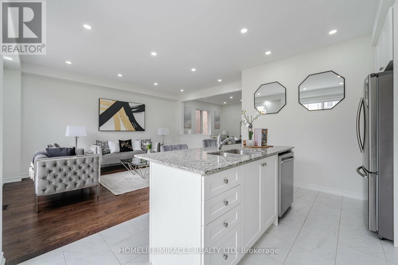 68 Circus Crescent, Brampton, Ontario  L7A 5E1 - Photo 11 - W12932418