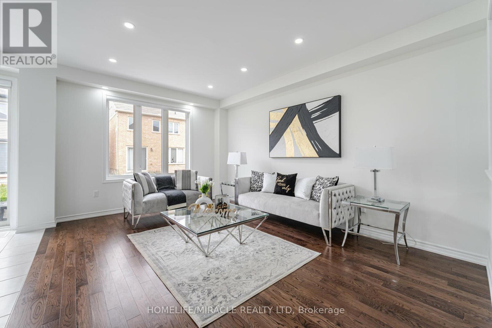 68 Circus Crescent, Brampton, Ontario  L7A 5E1 - Photo 7 - W12932418