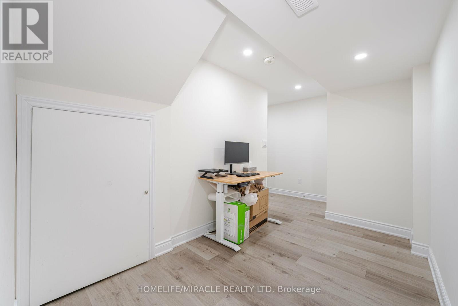 68 Circus Crescent, Brampton, Ontario  L7A 5E1 - Photo 24 - W12932418