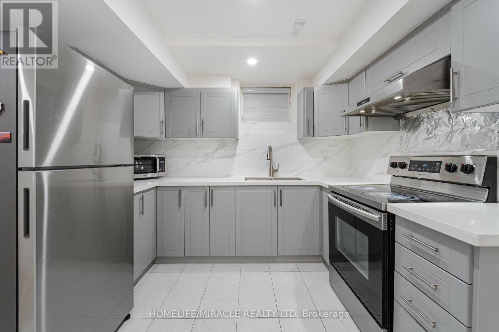 68 Circus Crescent, Brampton, Ontario  L7A 5E1 - Photo 25 - W12932418