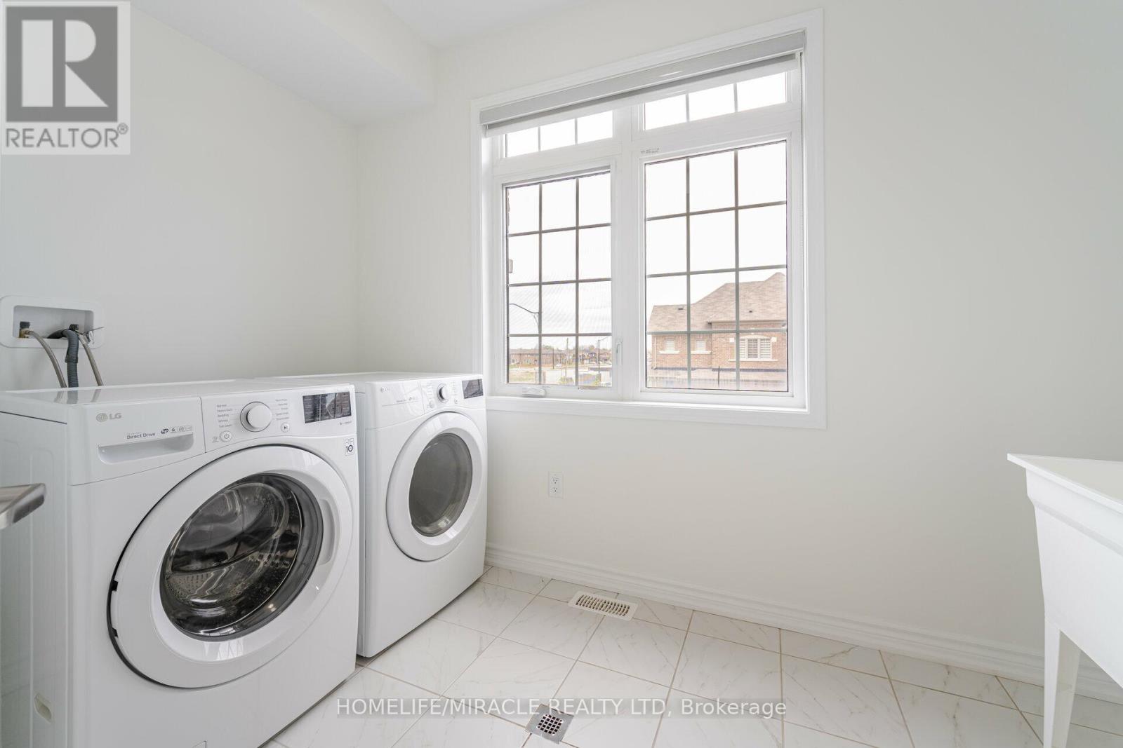 68 Circus Crescent, Brampton, Ontario  L7A 5E1 - Photo 21 - W12932418