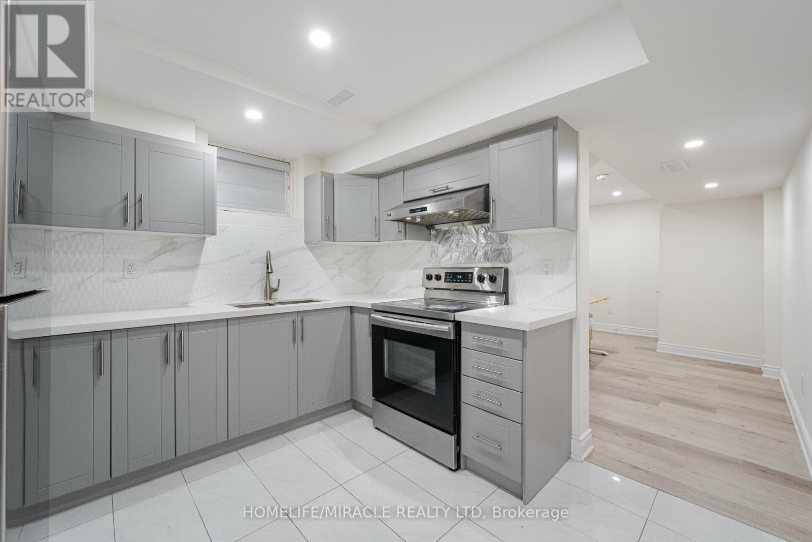 68 Circus Crescent, Brampton, Ontario  L7A 5E1 - Photo 26 - W12932418