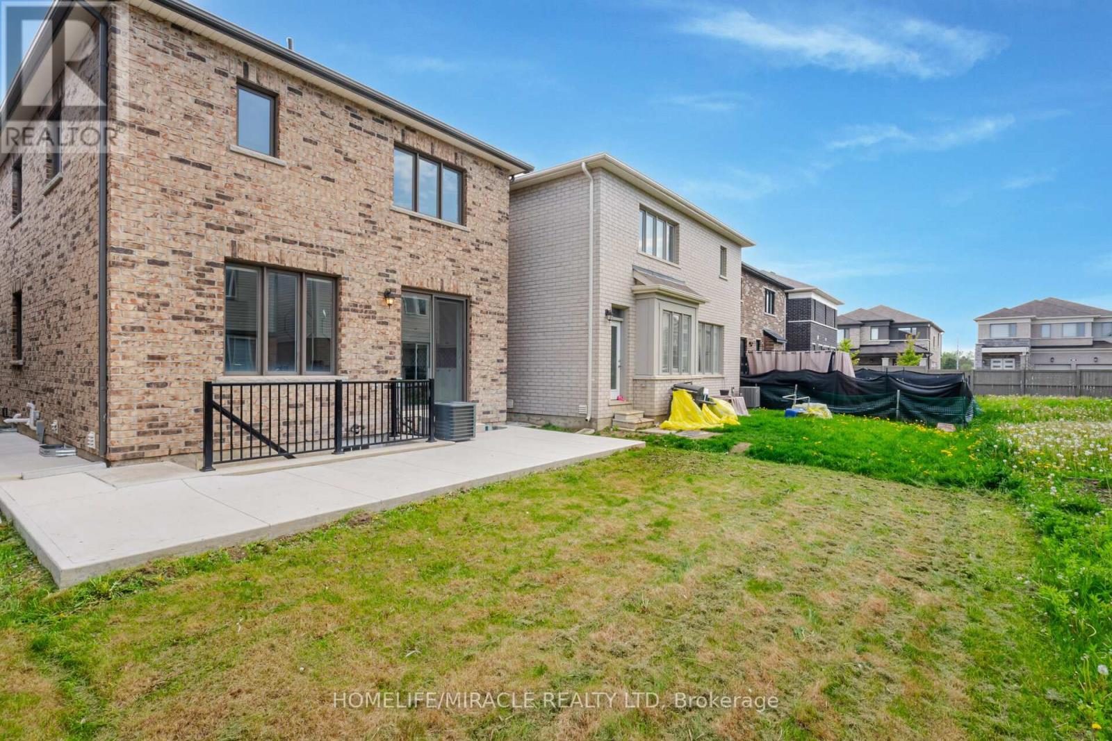 68 Circus Crescent, Brampton, Ontario  L7A 5E1 - Photo 30 - W12932418