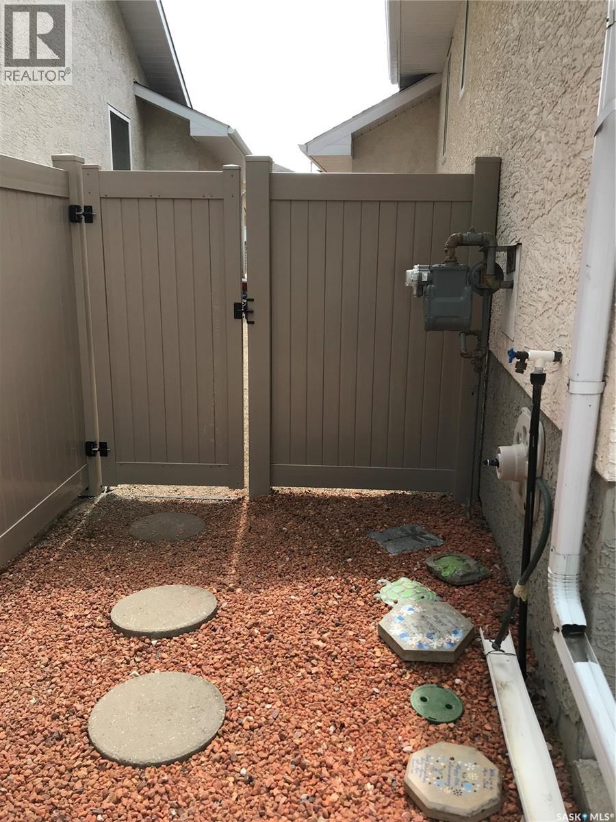 3083 St James Crescent, Regina, Saskatchewan  S4V 3A1 - Photo 59 - SK031756