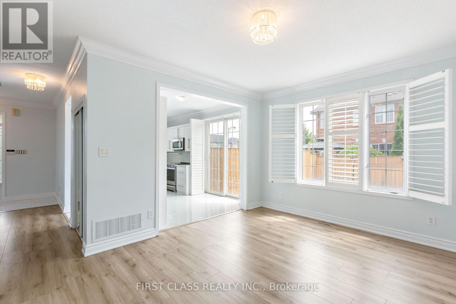 802 Yates Drive, Milton, Ontario  L9T 0E7 - Photo 11 - W12945712