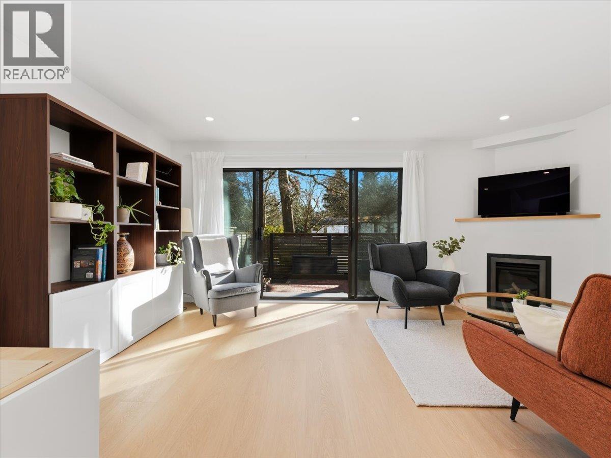 48 1910 Cedar Village Crescent, North Vancouver, British Columbia  V7J 3M5 - Photo 3 - R3096481