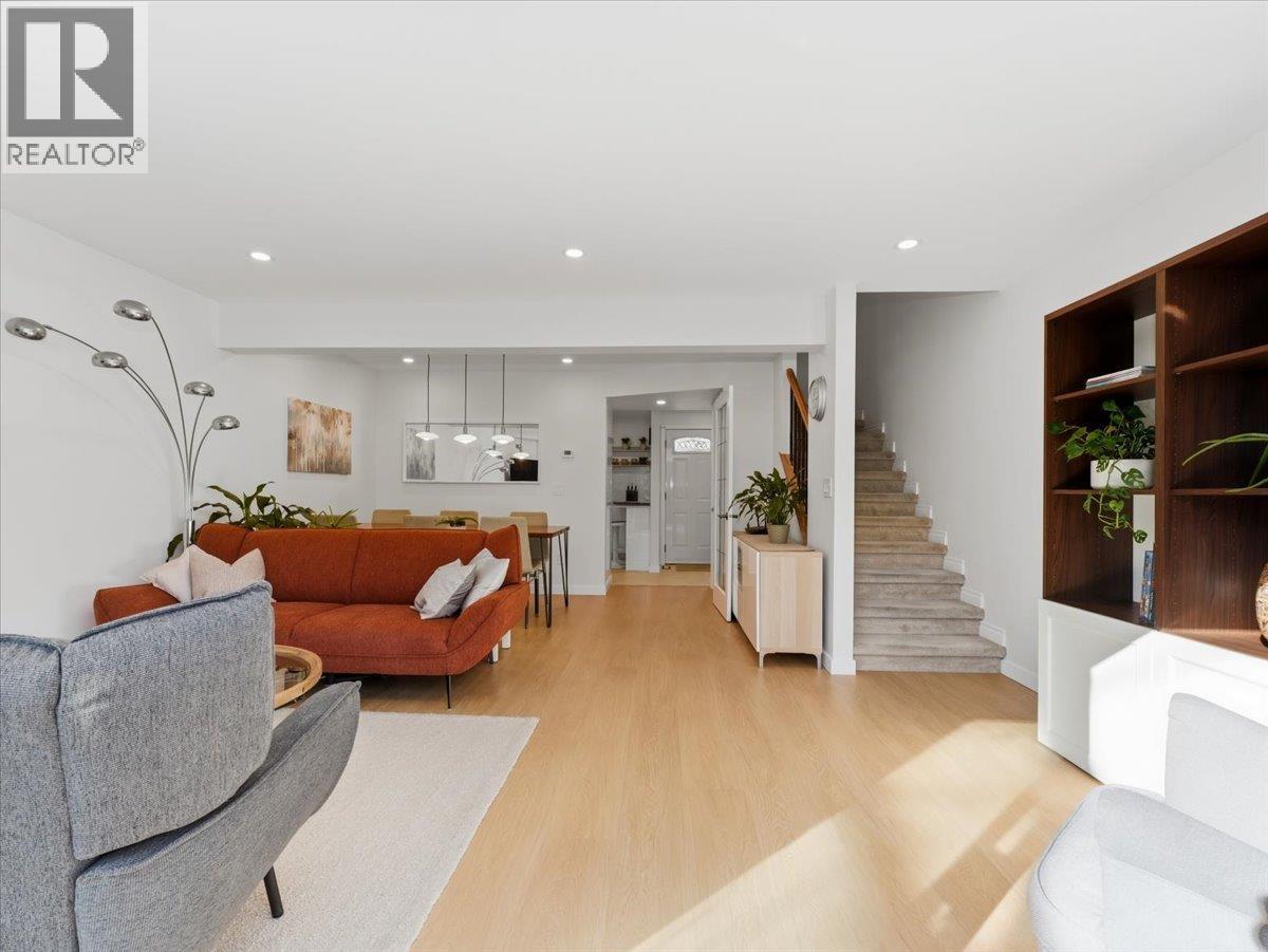 48 1910 Cedar Village Crescent, North Vancouver, British Columbia  V7J 3M5 - Photo 6 - R3096481