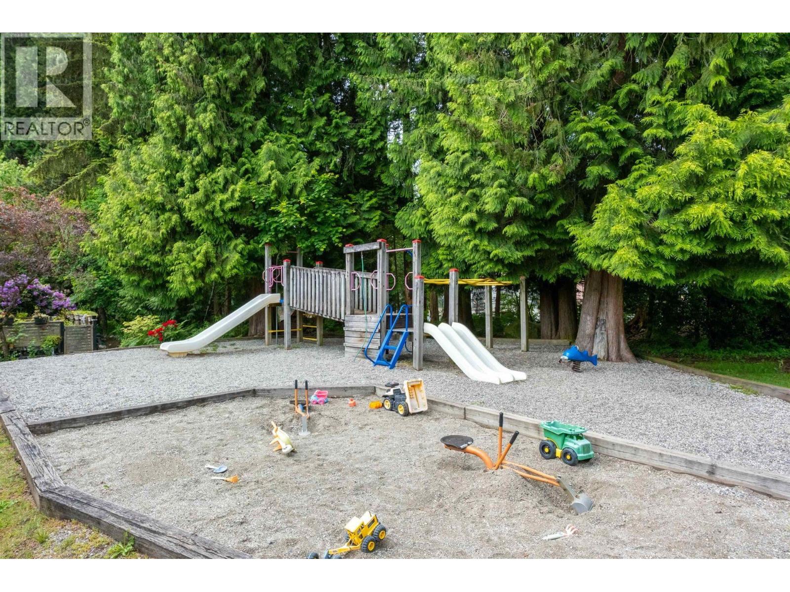 48 1910 Cedar Village Crescent, North Vancouver, British Columbia  V7J 3M5 - Photo 37 - R3096481