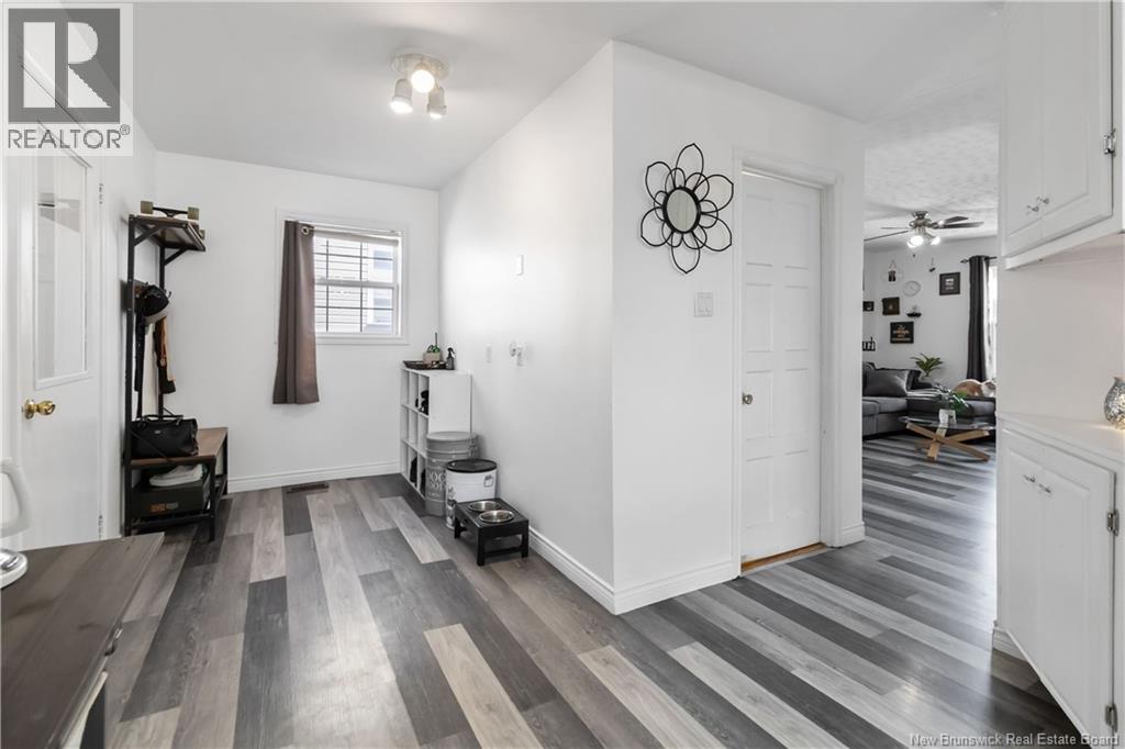 27 Airport Street, Dieppe, New Brunswick  E1A 2G1 - Photo 4 - NB136333