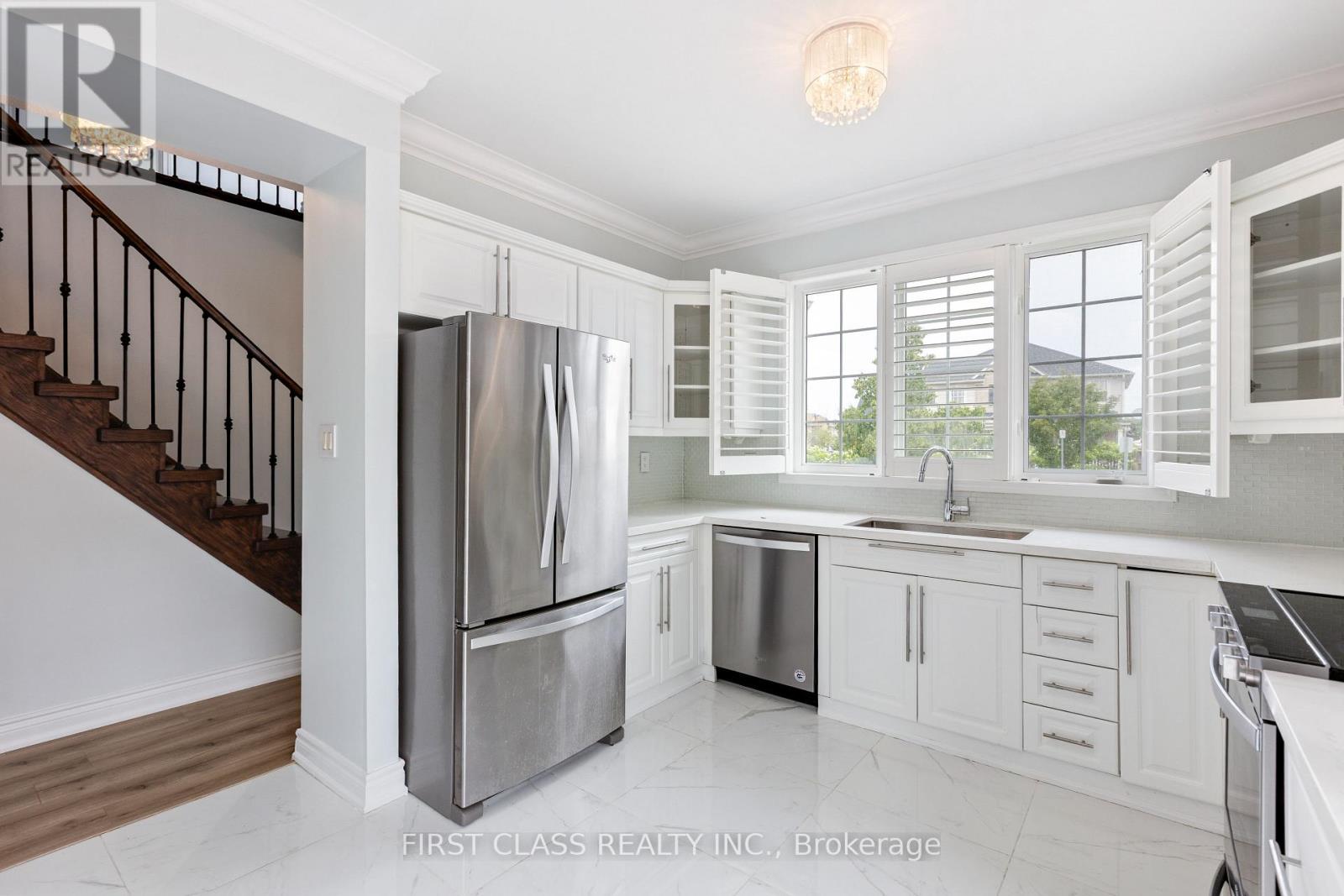 802 Yates Drive, Milton, Ontario  L9T 0E7 - Photo 8 - W12945712