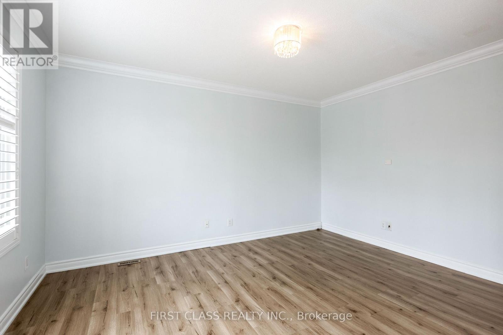 802 Yates Drive, Milton, Ontario  L9T 0E7 - Photo 9 - W12945712