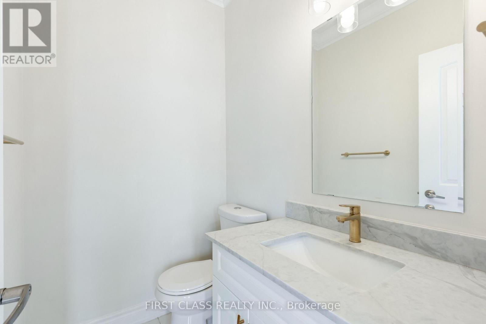 802 Yates Drive, Milton, Ontario  L9T 0E7 - Photo 4 - W12945712