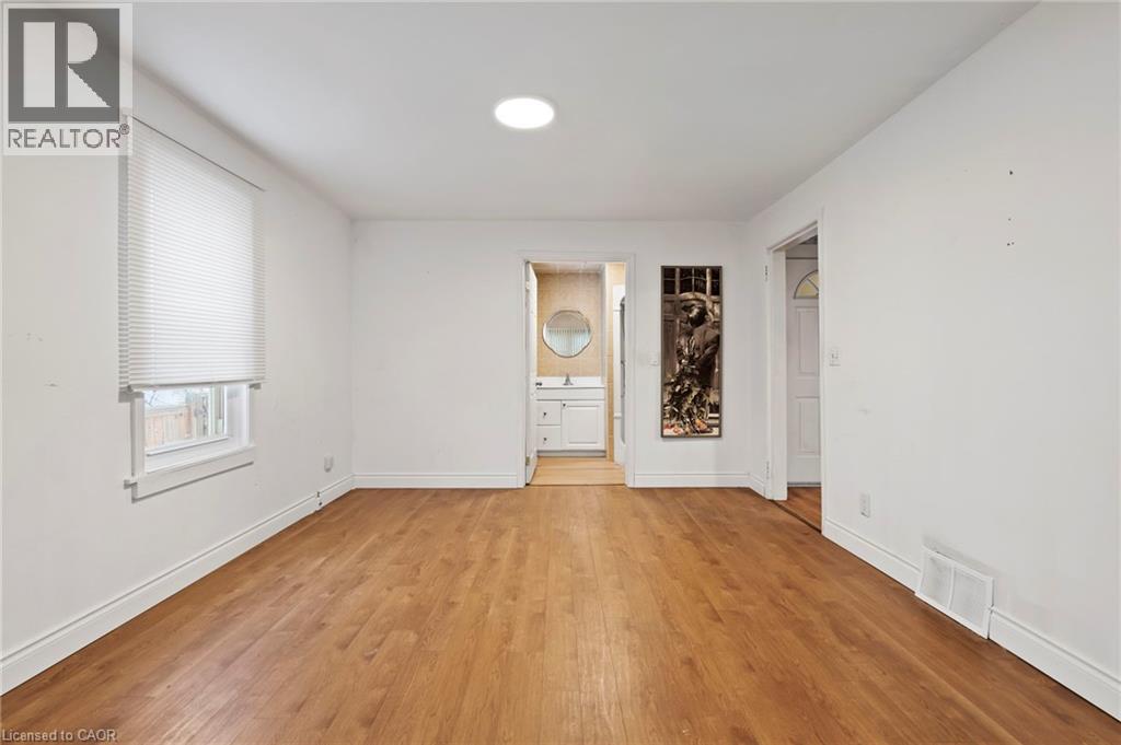 5292 Bridge Street, Niagara Falls, Ontario  L2E 2T3 - Photo 5 - 40808358