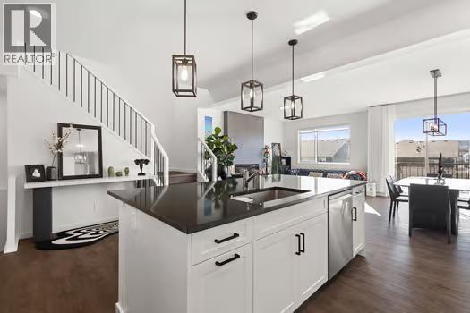 75 Royston Heath Nw, Calgary, Alberta  T3L 0K3 - Photo 9 - A2291564