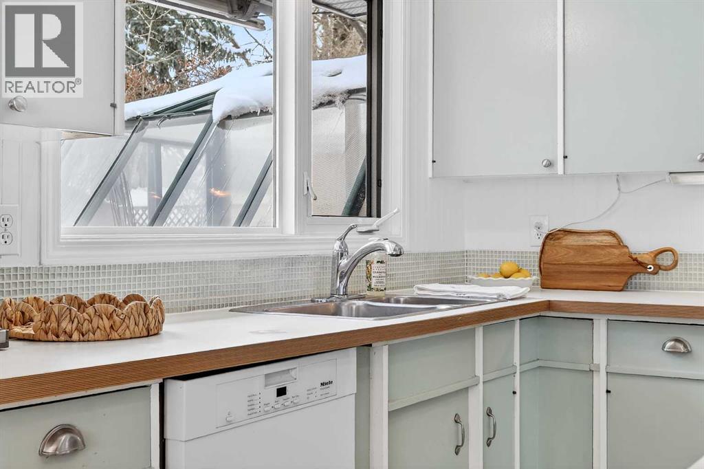 1323 University Drive NW, Calgary, Alberta  T2N 3Y8 - Photo 9 - A2296919