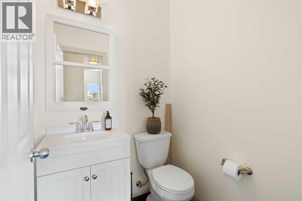 44 Cougar Ridge Green, Calgary, Alberta  T3H 0S6 - Photo 6 - A2297899