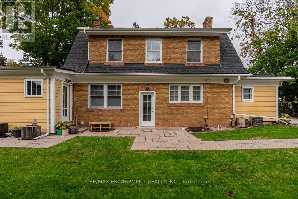 A - 2080 Caroline Street, Burlington, Ontario  L7R 1L5 - Photo 11 - W12949550