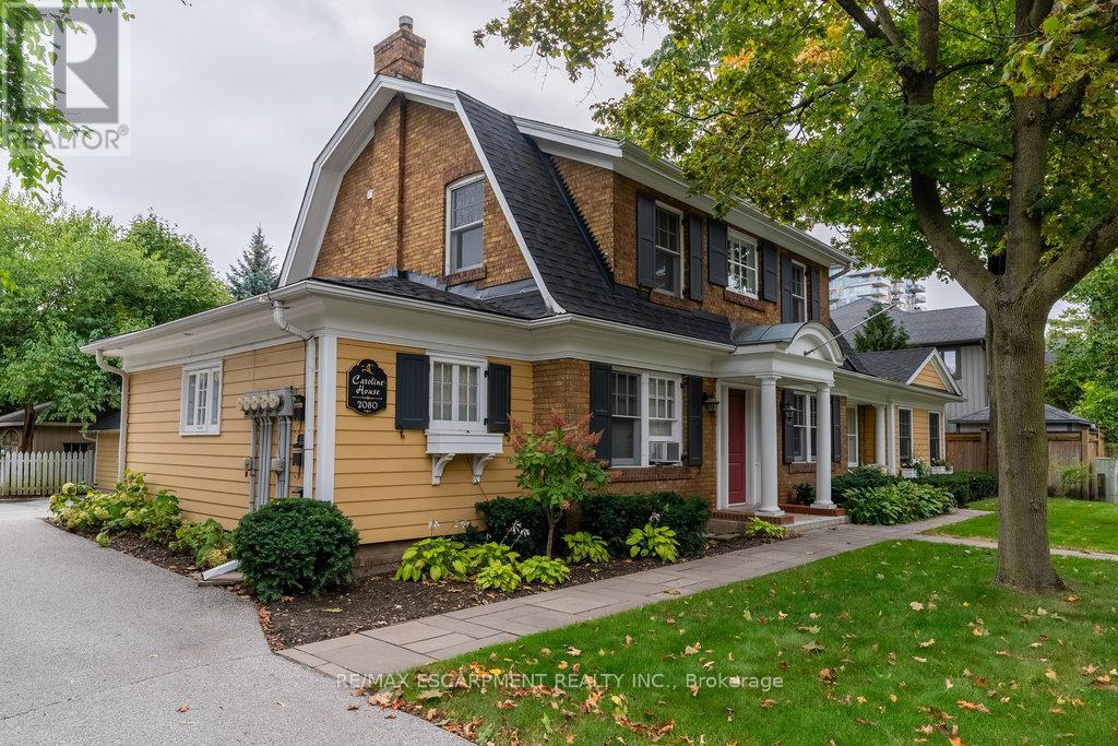 A - 2080 Caroline Street, Burlington, Ontario  L7R 1L5 - Photo 4 - W12949550