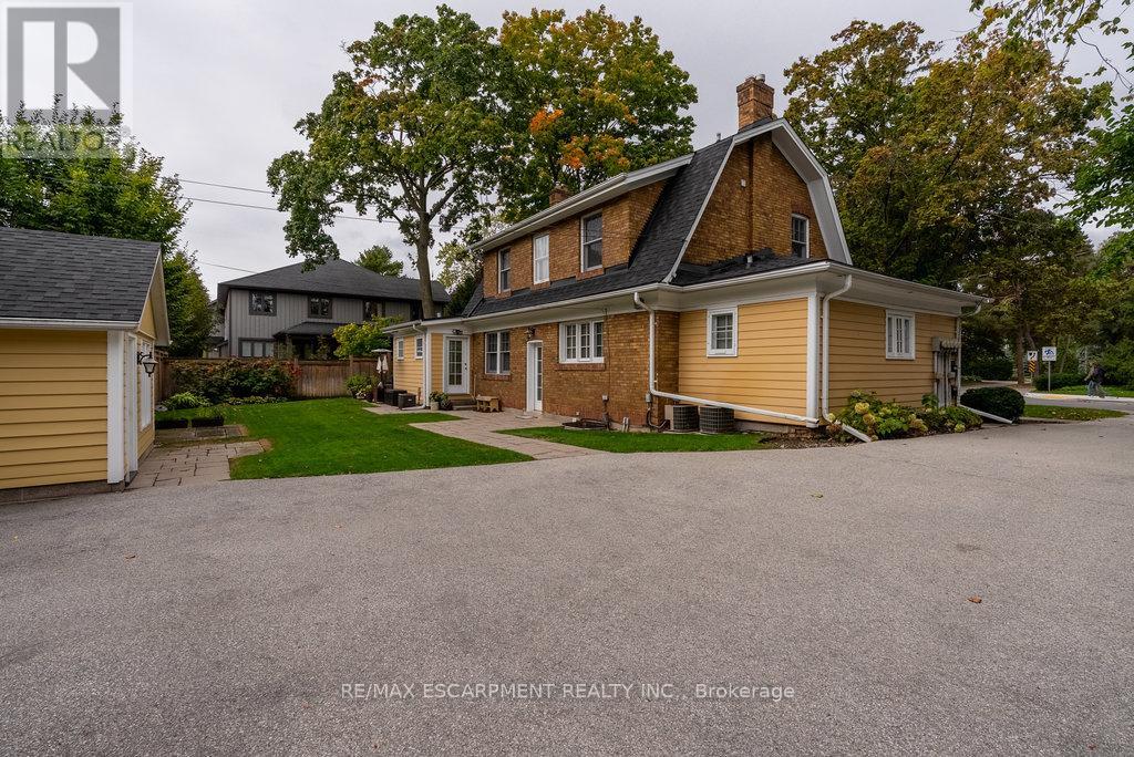 A - 2080 Caroline Street, Burlington, Ontario  L7R 1L5 - Photo 8 - W12949550