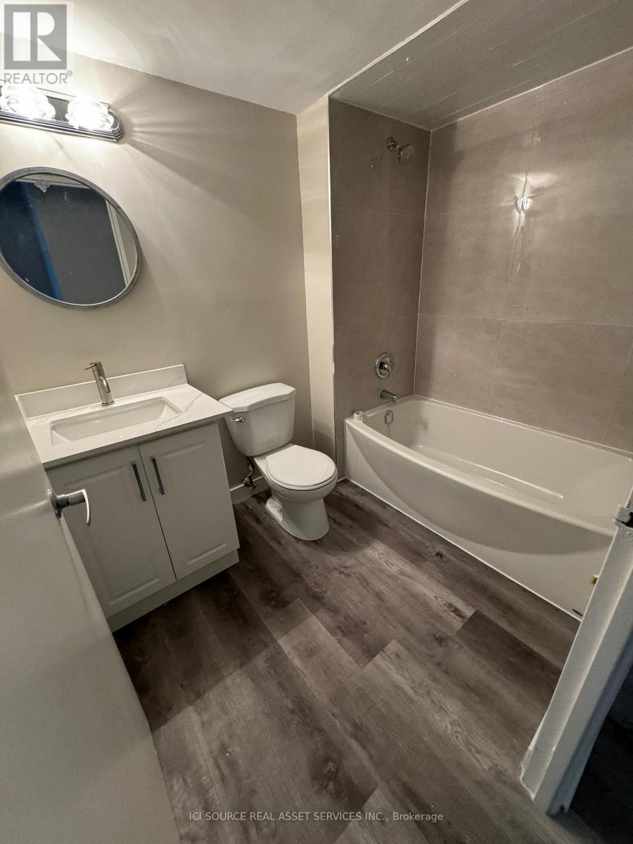 610 - 115 Hillcrest Avenue, Mississauga, Ontario  L5B 3Y9 - Photo 10 - W12949554