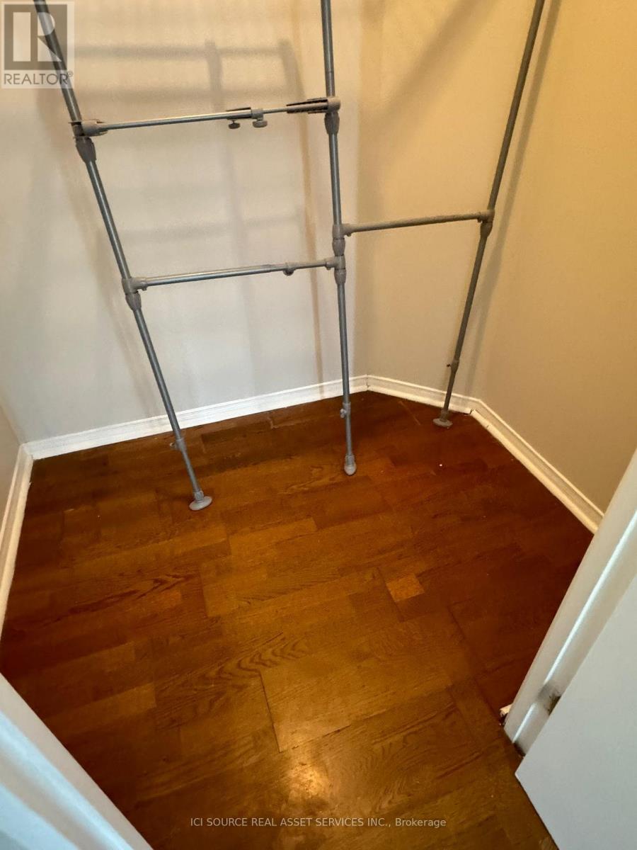 610 - 115 Hillcrest Avenue, Mississauga, Ontario  L5B 3Y9 - Photo 6 - W12949554