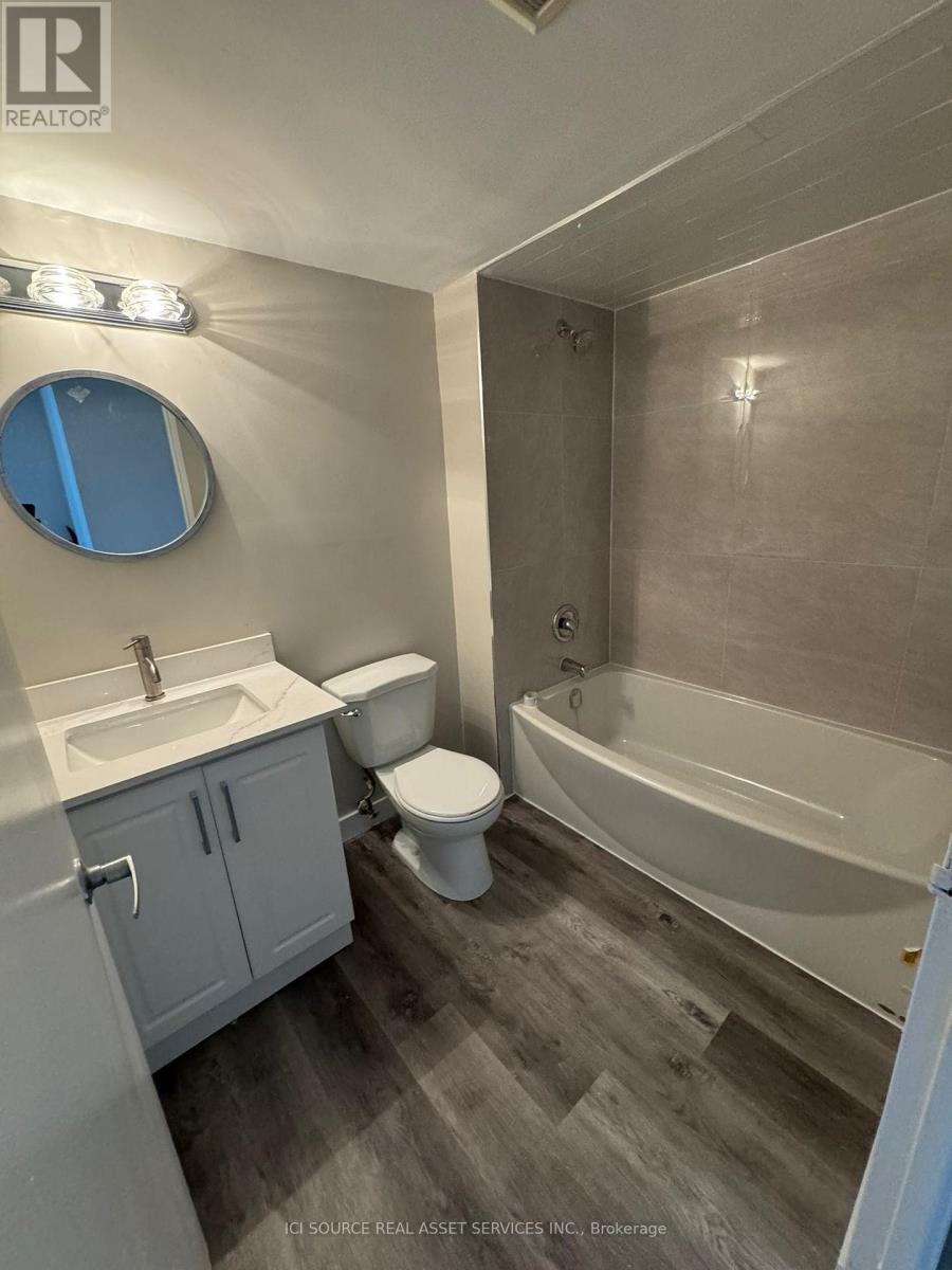 610 - 115 Hillcrest Avenue, Mississauga, Ontario  L5B 3Y9 - Photo 9 - W12949554