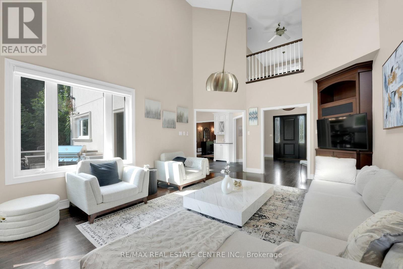 11135 Menzies Court, Milton, Ontario  L0P 1B0 - Photo 10 - W12949558