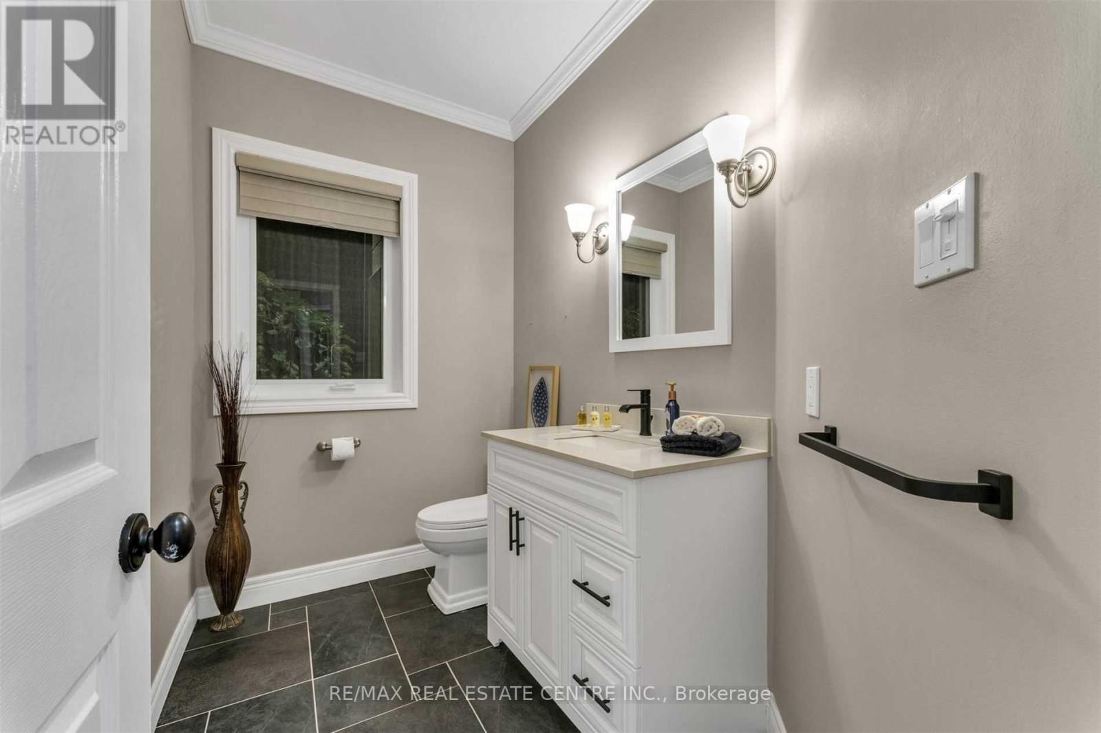 11135 Menzies Court, Milton, Ontario  L0P 1B0 - Photo 14 - W12949558