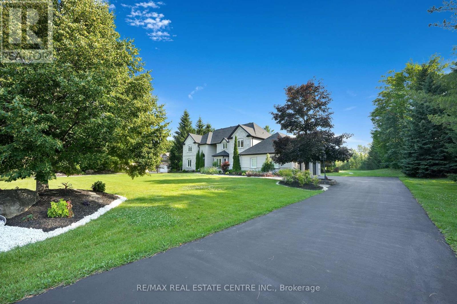 11135 Menzies Court, Milton, Ontario  L0P 1B0 - Photo 5 - W12949558