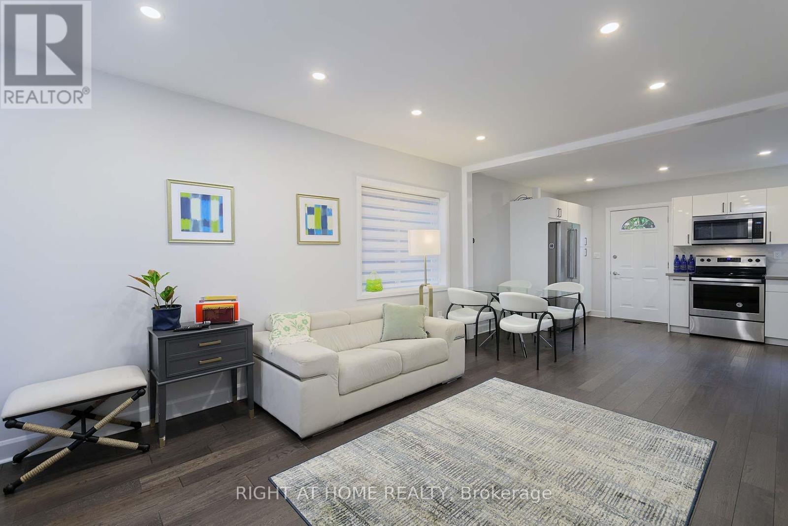 48 Van Stassen Boulevard, Toronto, Ontario  M6S 2N5 - Photo 10 - W12949612