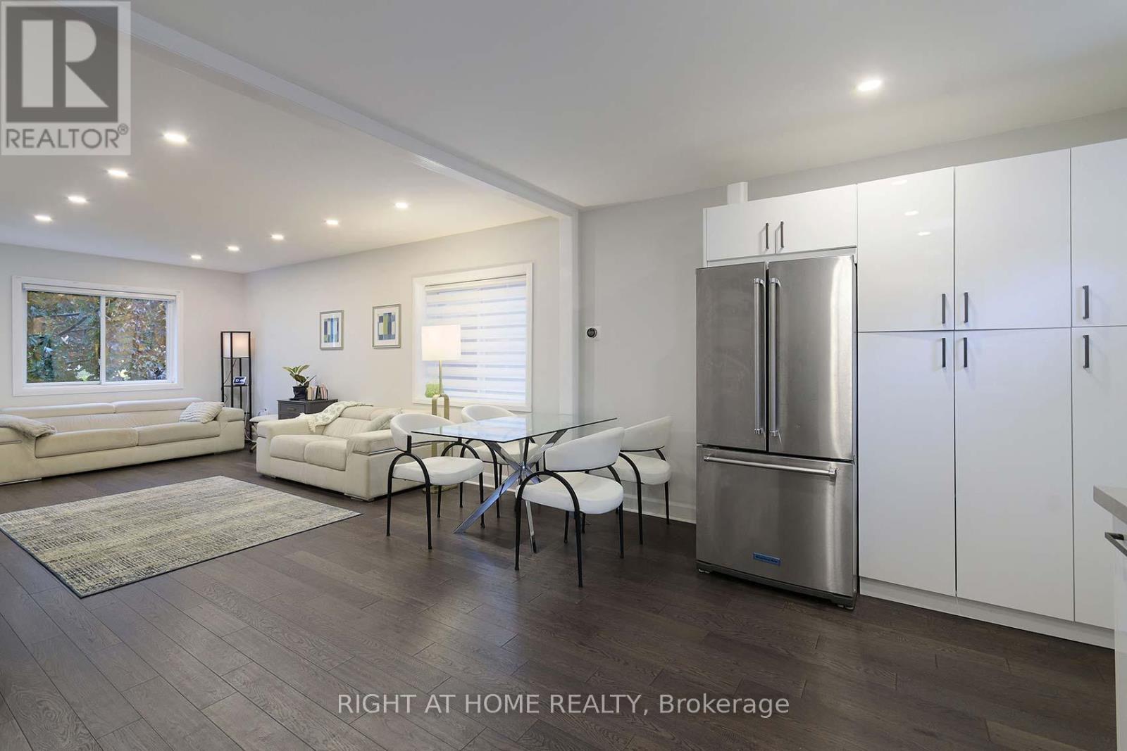 48 Van Stassen Boulevard, Toronto, Ontario  M6S 2N5 - Photo 12 - W12949612