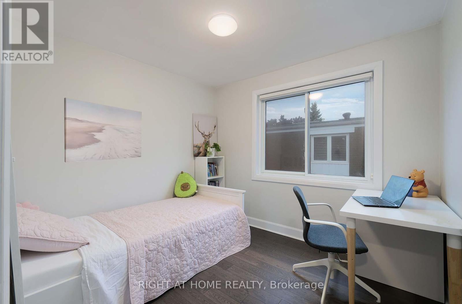 48 Van Stassen Boulevard, Toronto, Ontario  M6S 2N5 - Photo 19 - W12949612